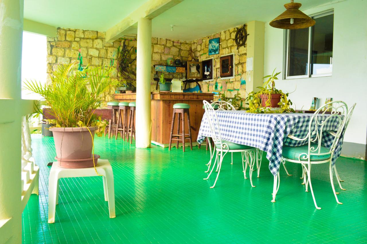 Sahara Dela Mer Inn Montego Bay Exterior photo